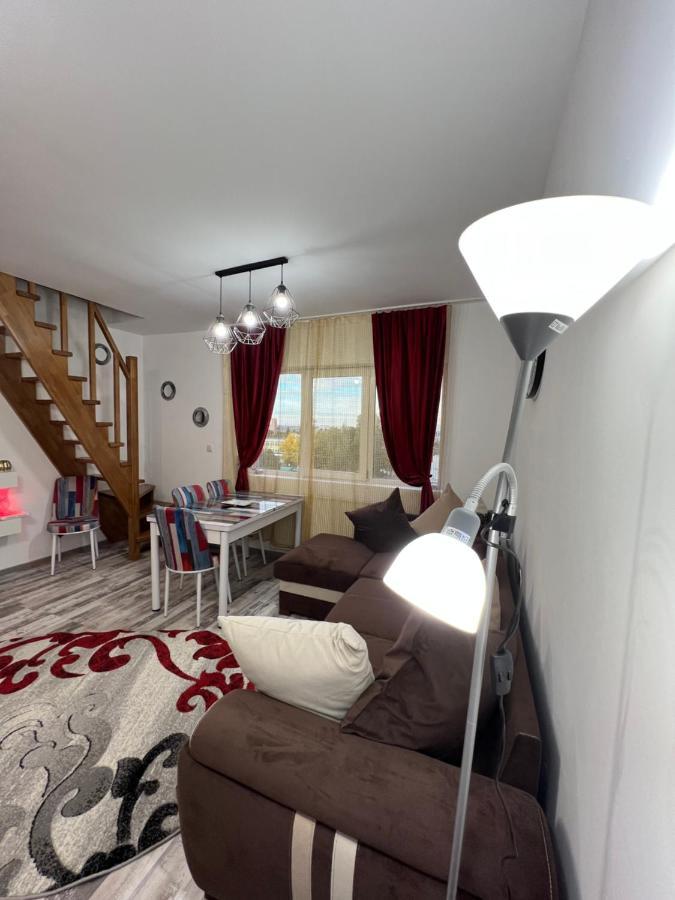 Apartamento Zizi'S House Garii Braşov Exterior foto